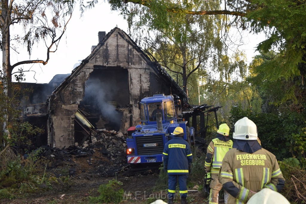 Grossfeuer Einfamilienhaus Siegburg Muehlengrabenstr P0928.JPG - Miklos Laubert